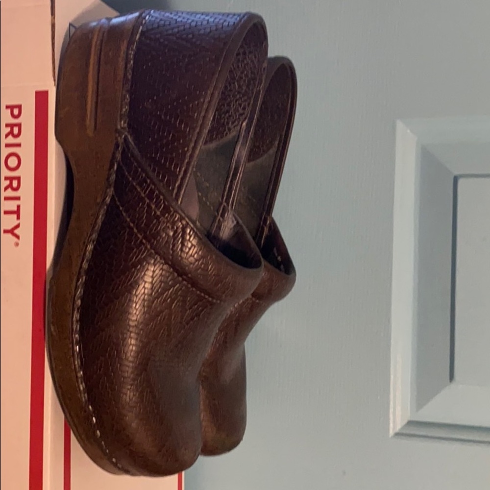 Dansko brown shoes. Size EU 41